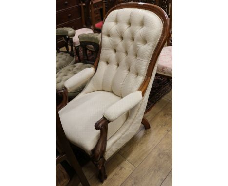 A button back slipper chair