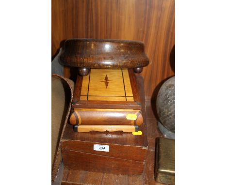 A COLLECTION OF TREEN TO INCLUDE A BOAT SHAPED LAMP, FRUIT BOWL ETC (4)