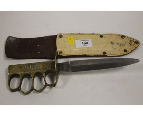 A US 1918 CLOSE COMBAT KNIFE