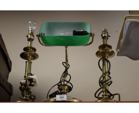 A MODERN BANKERS LAMP TOGETHER WITH A PAIR OF TABLE LAMPS