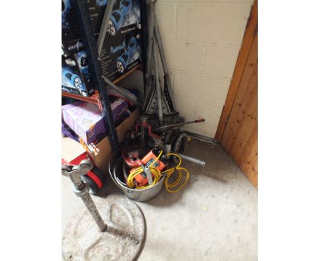 A RIGID PIPE THREADER WITH FOOT PEDAL ETC