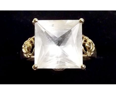 A large 9 carat gold and crystal 'Uri Geller' ring