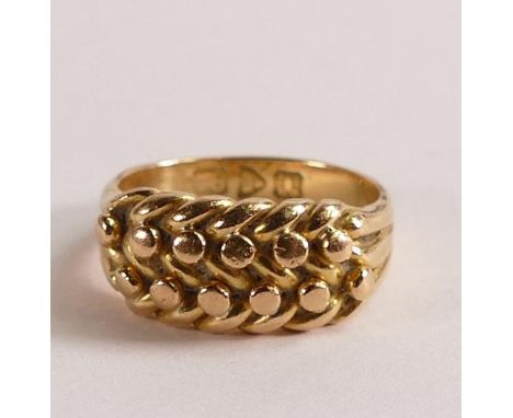 18ct gold keepers ring, size I/J, 5.6g. 