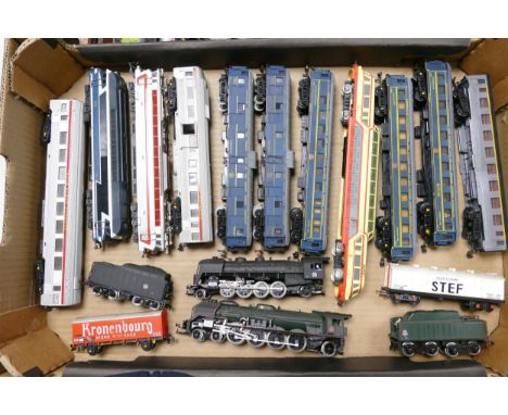 A collection of carriages and locomotives to include Modele Depose REF 843/E, Jouef SNCF 72001, Jouef 4218 Voiture Restaurant