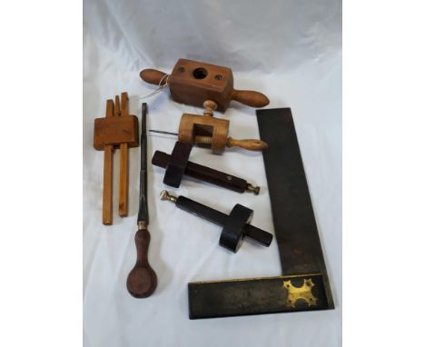  Sale Item:    2 SCRIBE GAUGES SCREW BOX ETC   Vat Status:   No Vat   Buyers Premium:  This lot is subject to a Buyers Premiu