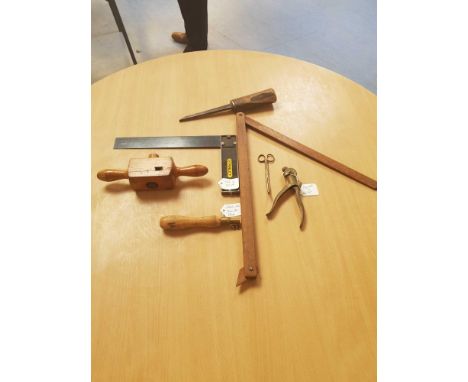  Sale Item:    BOX ASSORTED TOOLS   Vat Status:   No Vat   Buyers Premium:  This lot is subject to a Buyers Premium of 15% + 