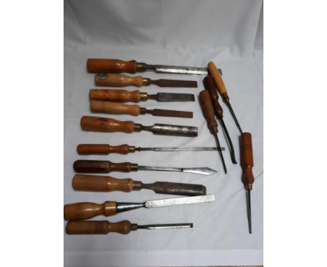  Sale Item:    BOX OF WOOD CHISELS INC MARPLES SORBY MATHIESON ETC -(AF)  Vat Status:   No Vat   Buyers Premium:  This lot is