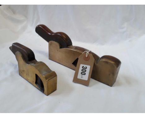  Sale Item:    BRASS METAL &amp; HARD WOOD SHOULDER PLANES  Vat Status:   No Vat   Buyers Premium:  This lot is subject to a 