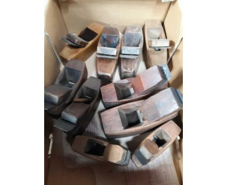  Sale Item:    BOX WOODEN COFFIN PLANES   Vat Status:   No Vat   Buyers Premium:  This lot is subject to a Buyers Premium of 