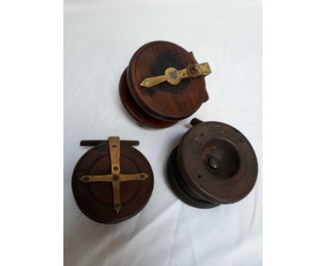  Sale Item:    BOX 3 WOODEN FISHING REELS (AF)   Vat Status:   No Vat   Buyers Premium:  This lot is subject to a Buyers Prem