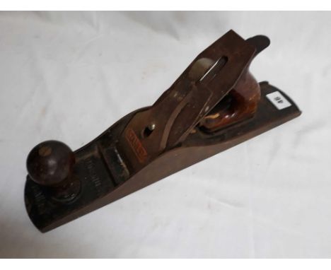  Sale Item:    STANLEY No 5.5 PLANE   Vat Status:   No Vat   Buyers Premium:  This lot is subject to a Buyers Premium of 15% 