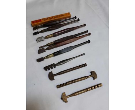  Sale Item:    BOX ASSORTED GLASS CUTTERS   Vat Status:   No Vat   Buyers Premium:  This lot is subject to a Buyers Premium o