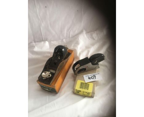  Sale Item:    2 STANLEY PLANES No90J &amp; 9.5   Vat Status:   No Vat   Buyers Premium:  This lot is subject to a Buyers Pre