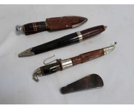  Sale Item:    3 HUNTING KNIVES &amp; HORN HANDLED FLEAM  Vat Status:   No Vat   Buyers Premium:  This lot is subject to a Bu