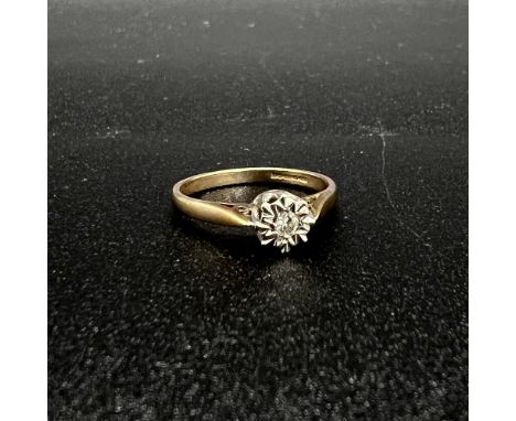 9ct yellow gold single solitaire diamond ring,
1.5 grams in weight,
Size G