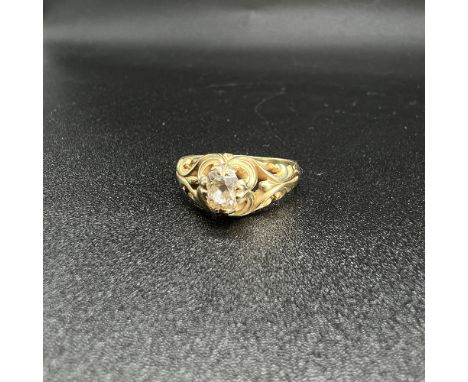 18ct yellow gold Victorian old cut set diamond ring,
no hallmark,
HI / SI approx colour of diamond,
approx 1/2ct diamond,
wei