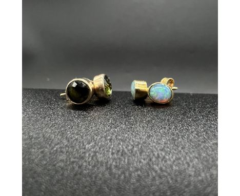 2x 9ct yellow gold Victorian stud earrings,
an opal set and peridot set,
2.9 grams in total weight