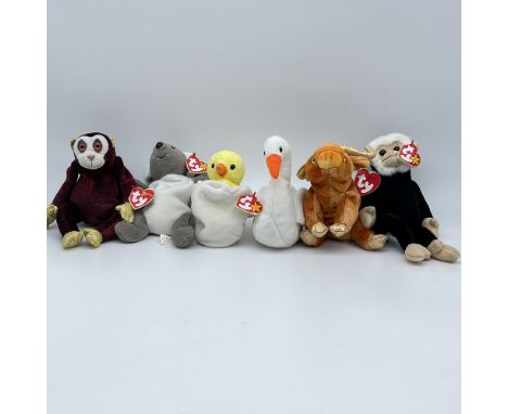 6x collectable Ty bears,
all in great condition,
Monkey,
Mooch,
Mel,
OX,
Eggbert,
Gracie,
all in great condition as kept as a