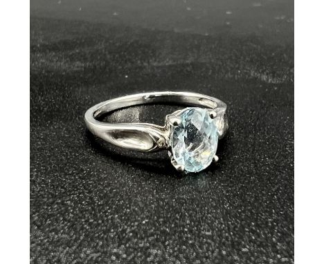 9ct white gold ring,
set with an oval aquamarine stone,
hallmarked,
1.9 grams in weight,
Size N