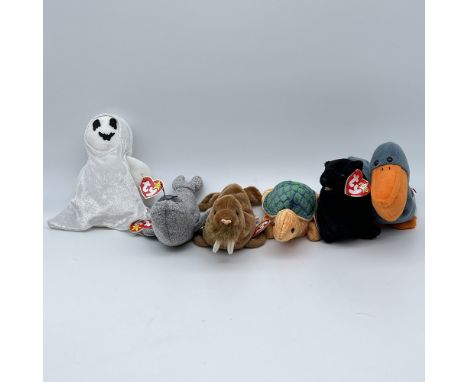 6x collectable Ty bears,
all in great condition,
Sheets,
Scoop,
Cinders,
Slippery,
Paul,
Peek a boo,
in great condition store