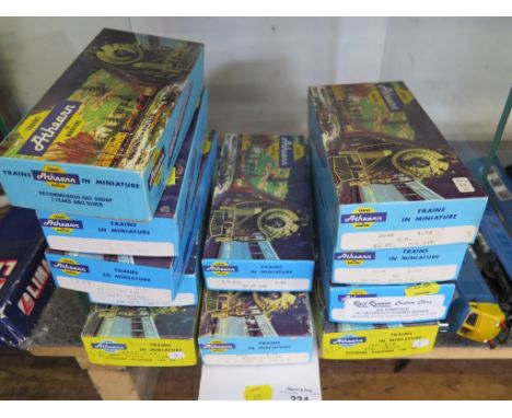 Athearn: eleven kit (made) models including New Haven engine, two coaches and box cars in boxes (some incorrect) (11)