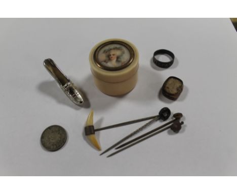 A BAG OF COLLECTABLE TO INCLUDE HATPINS, LIDDED POT WITH PORTRAIT MINIATURE INSET ETC.