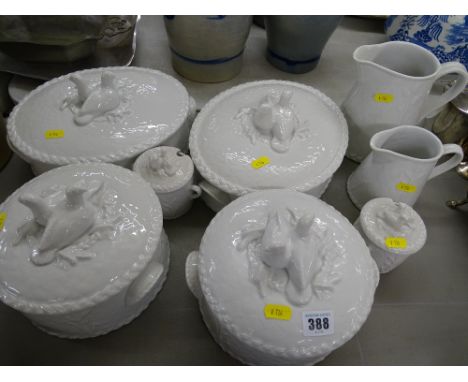 Quantity of Royal Worcester 'Gourmet Oven' china including four lidded tureens