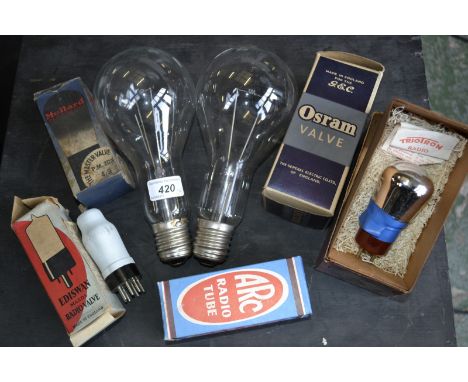 Radio valves including Osram W21 4 pin Met; TrioTron yg5; Ediswan Mazda VP1322; ARC VR18; Mullard PM 2DX; two vintage Edison 