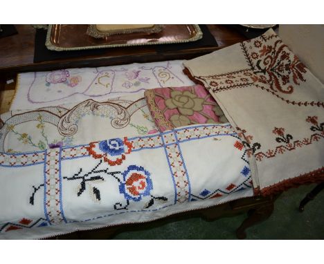 Textiles - Victorian and Edwardian table cloths and embroidery, lace edged, etc qty