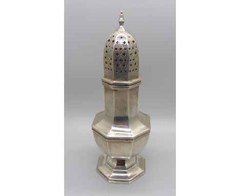 An octagonal silver sugar castor, Sheffield 1939, 171g 