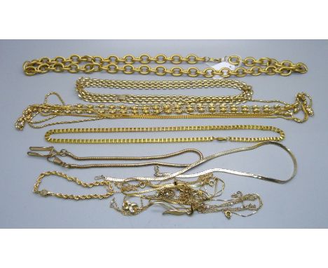 Gold tone jewellery including a large 18ct plated chain 
