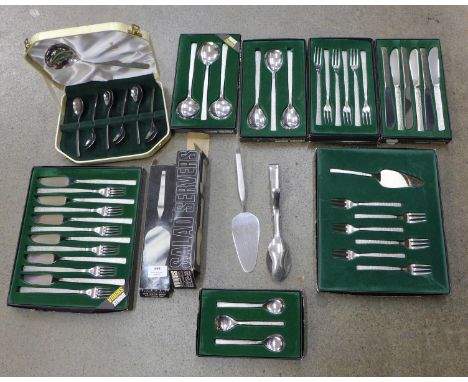 Viners Studio cutlery, 9 boxes, comprises 6 pastry fork and cake lift, 6 pairs of fish eaters, 6 soup spoons, 6 dessert spoon