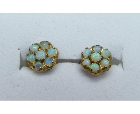 A pair of 9ct gold and opal cluster ear studs, 0.8g 