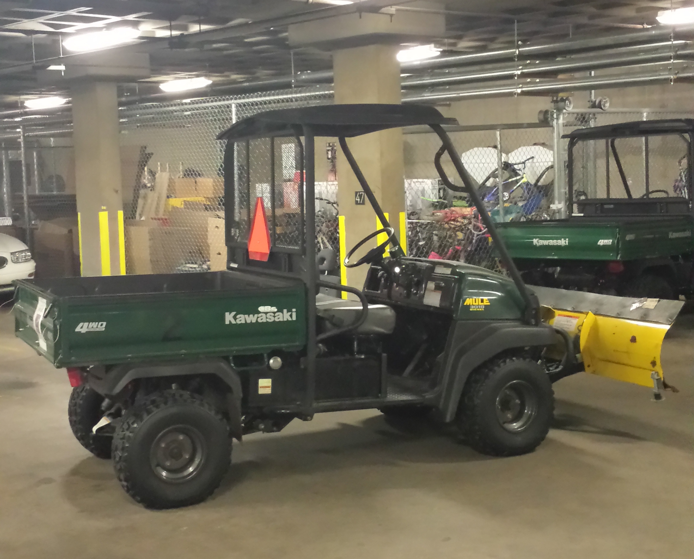 KAWASAKI MULE 3010 MDL. KAF950B SIDEBYSIDE MULE, DIESEL, 4WHEEL DRIVE, PLOW ATTACHMENT, 167 HO