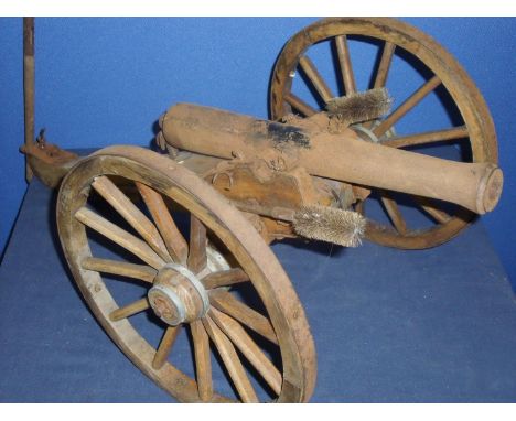 Quality scale model of a field gun on wooden carriage and spoked wheels, with 15 inch steel barrel and 1.6cm bore, with vario