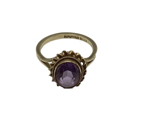 A 9 ct gold amethyst set ring 2.4 g size K 