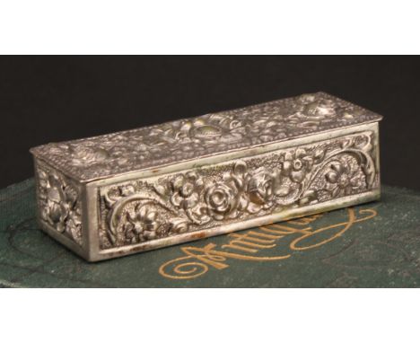 A 19th century Spanish silver rectangular snuff box, in bold relief with flowers and foliage, hinged cover, 8cm wide, marks t