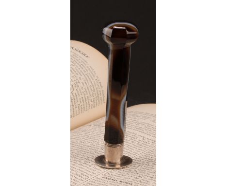 A George III silver and banded agate desk seal, the matrix with intaglio armorial, 10.5cm long, London 1801