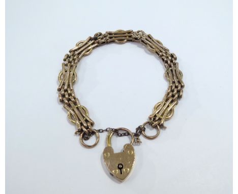 A 9ct gold gate bracelet with padlock clasp, 11.9g