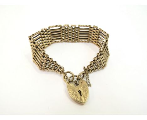 A 9ct gold gate bracelet with padlock clasp, 31.4g