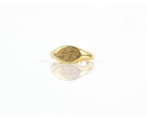 Signet ring, with an oval monogram plaque, with the initials JB / RR, in 18ct, hallmarked London 1928, with makers mark L.W&G