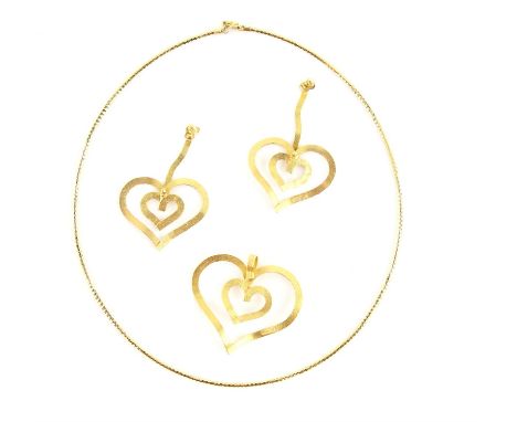 Pendant and earring suite, the gold pendant is designed as a double open heart with a hammered matte finish, together with a 