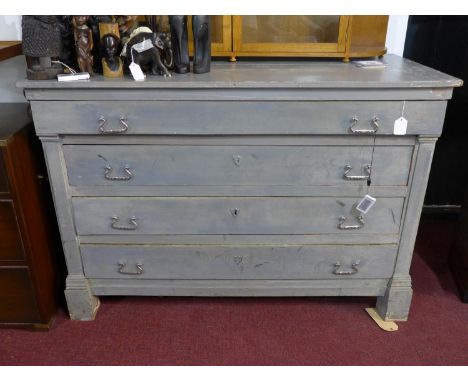 A painted commode chest of 4 drawers, H.91 W.131 D.60cm 