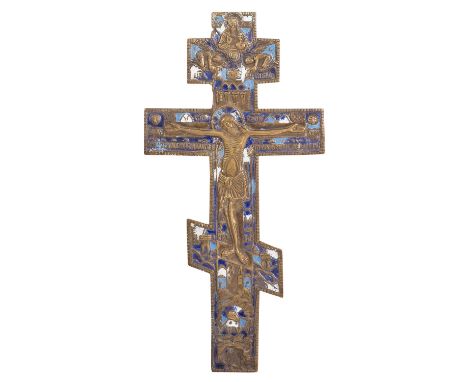 IKONENKREUZ, Russland, 2. Hälfte 19. Jh., Messing emailliert. HxB: 36/18 cm. Altersspuren, part. besch. Emaille-Arbeit part. 