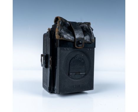 This is a vintage Graflex folding camera, a hallmark of early 20th-century photography equipment. Known for its compact desig