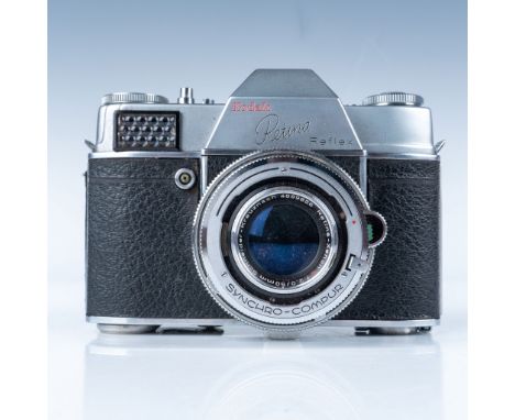 This is a vintage Kodak Retina Reflex camera, a hallmark of mid-20th-century precision photography. Manufactured by Kodak AG 