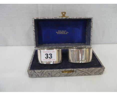 Cased pair plain oval silver napkin rings - Sheffield 1946