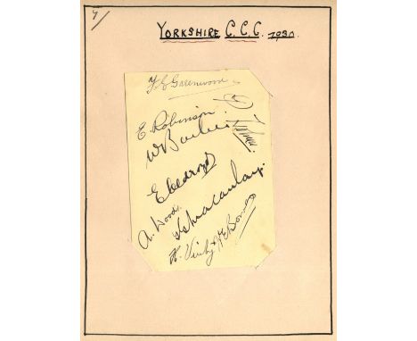 AUTOGRAPH ALBUM: A good autograph album containing over 250 signatures by various sportsmen, mainly cricketers and footballer