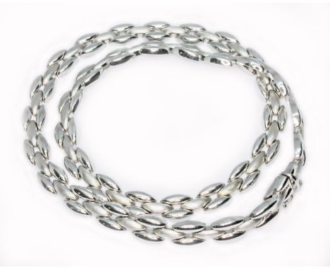 An Italian 18ct white gold rice grain link choker necklace, marked '18K ITALY' and with UK hallmarks, sponsor 'IL', Birmingha