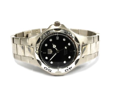A gents Tag Heuer Stainless Steel Quartz Chronometer bracelet wristwatch, black signed dial and date aperture 